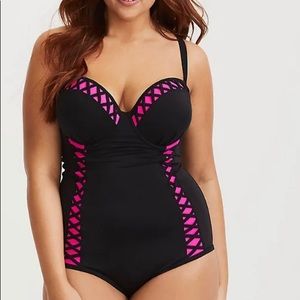 Push up lattice swimsuit